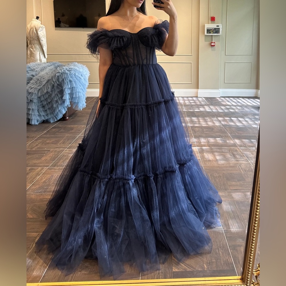 NWT Milla Navy Elegant Off-the-Shoulder Tulle Maxi Dress. Size 14 (XXL)